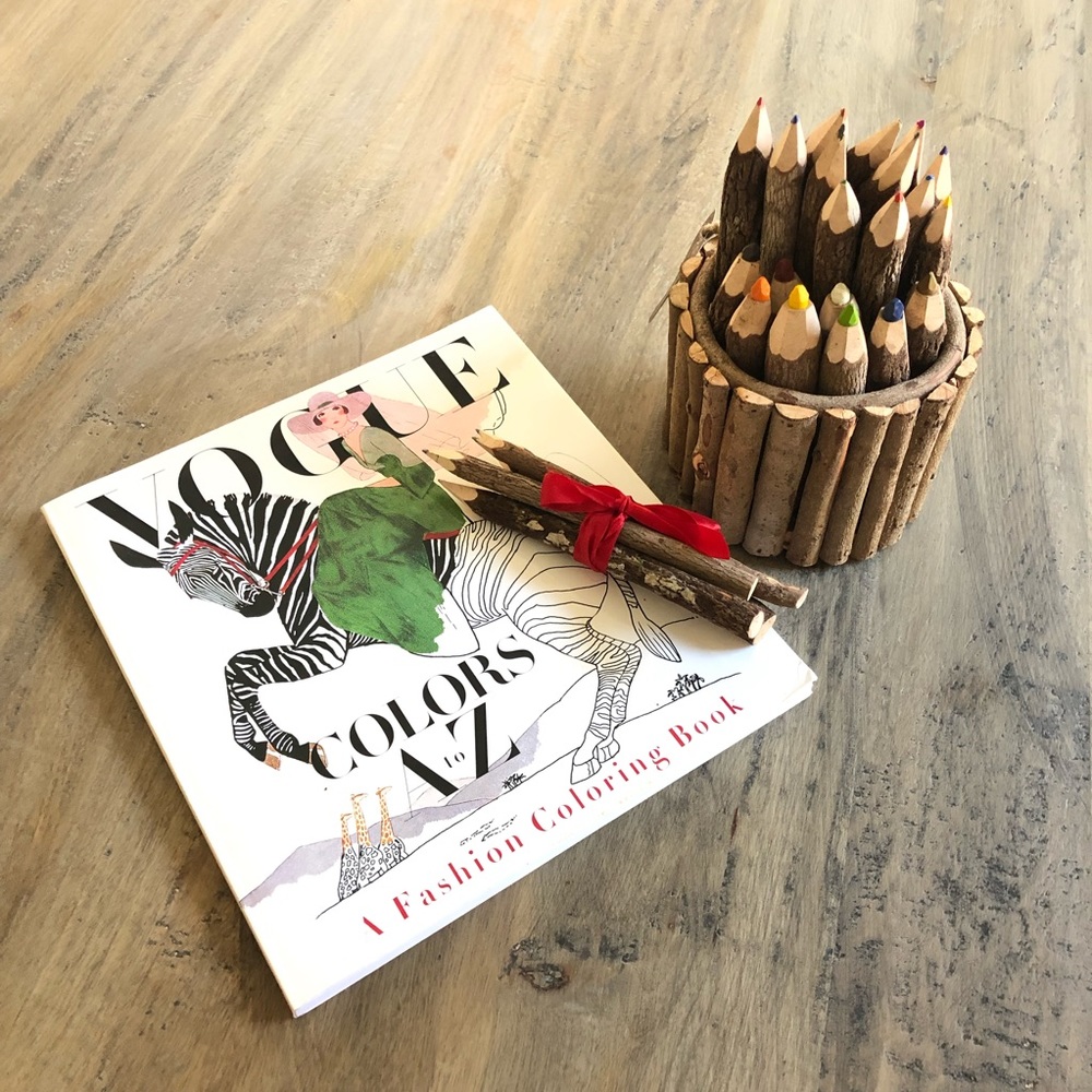 NWT 20 Assorted Branch Coloring pencils With Base